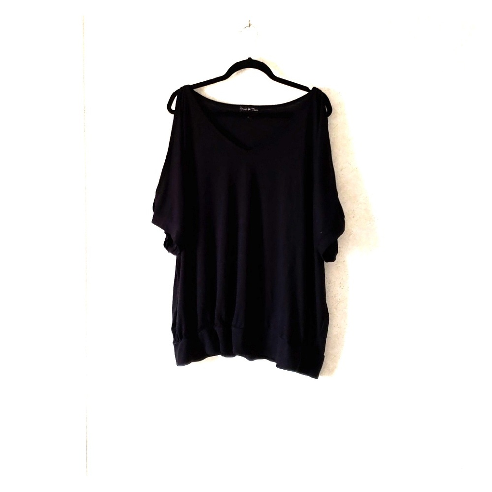 Black cold shoulder top size 4